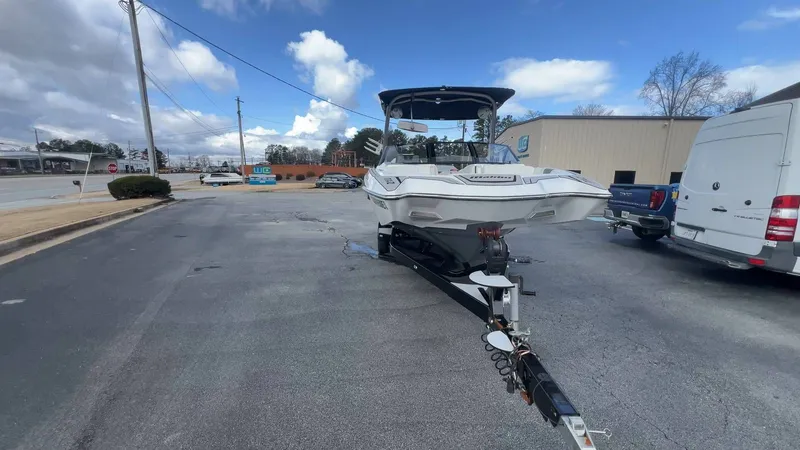 Slide: The Image of Malibu Wakesetter 23 MXZ 2021 - 27