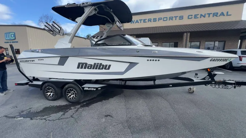 Slide: The Image of Malibu Wakesetter 23 MXZ 2021 - 3
