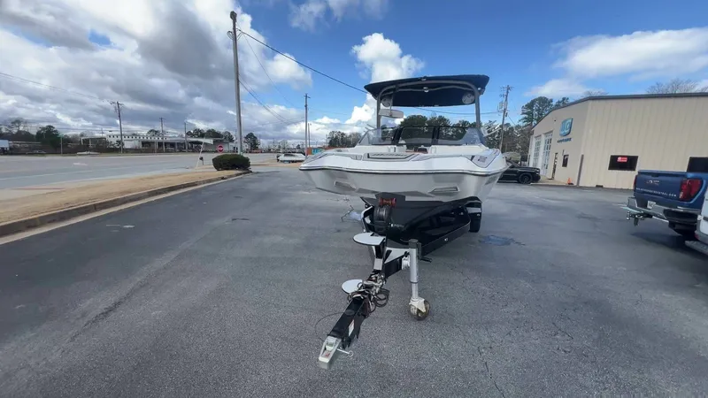 Slide: The Image of Malibu Wakesetter 23 MXZ 2021 - 30