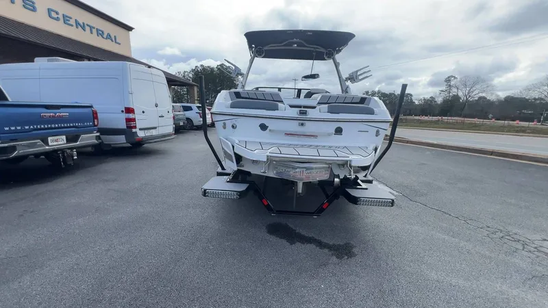 Slide: The Image of Malibu Wakesetter 23 MXZ 2021 - 32