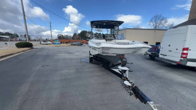 Slide: The Image of Malibu Wakesetter 23 MXZ 2021 - 37