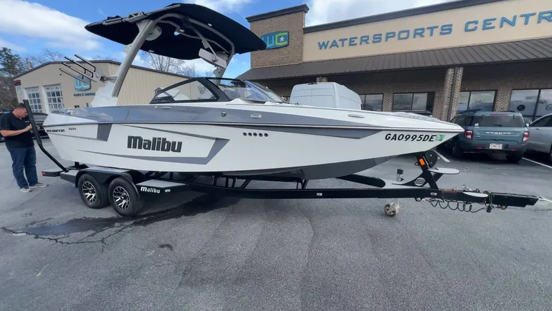 Slide: The Image of Malibu Wakesetter 23 MXZ 2021 - 4