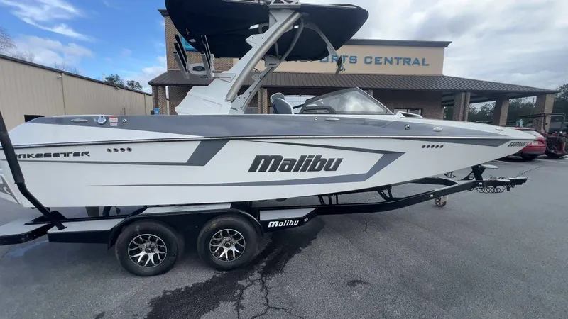 Slide: The Image of Malibu Wakesetter 23 MXZ 2021 - 42