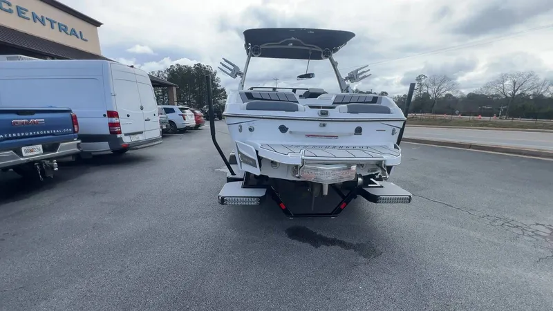 Slide: The Image of Malibu Wakesetter 23 MXZ 2021 - 44