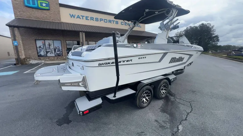 Slide: The Image of Malibu Wakesetter 23 MXZ 2021 - 48