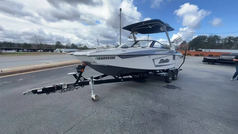 Slide: The Image of Malibu Wakesetter 23 MXZ 2021 - 49