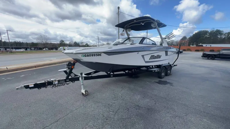 Slide: The Image of Malibu Wakesetter 23 MXZ 2021 - 54