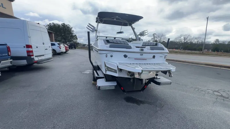 Slide: The Image of Malibu Wakesetter 23 MXZ 2021 - 56