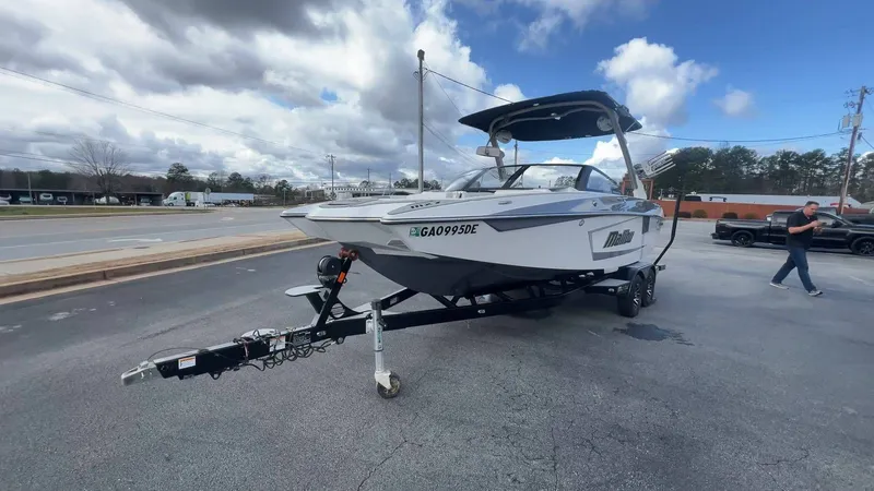 Slide: The Image of Malibu Wakesetter 23 MXZ 2021 - 57