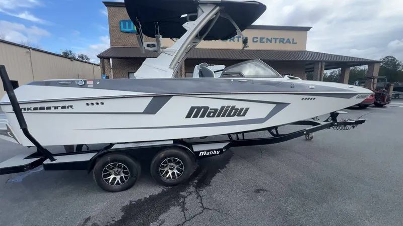 Slide: The Image of Malibu Wakesetter 23 MXZ 2021 - 58