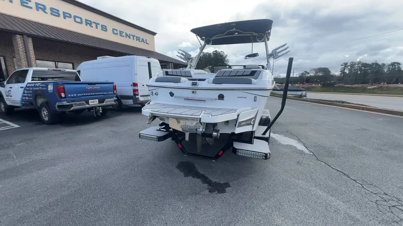 Slide: The Image of Malibu Wakesetter 23 MXZ 2021 - 59