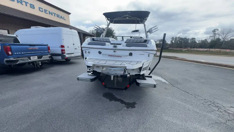 Slide: The Image of Malibu Wakesetter 23 MXZ 2021 - 64