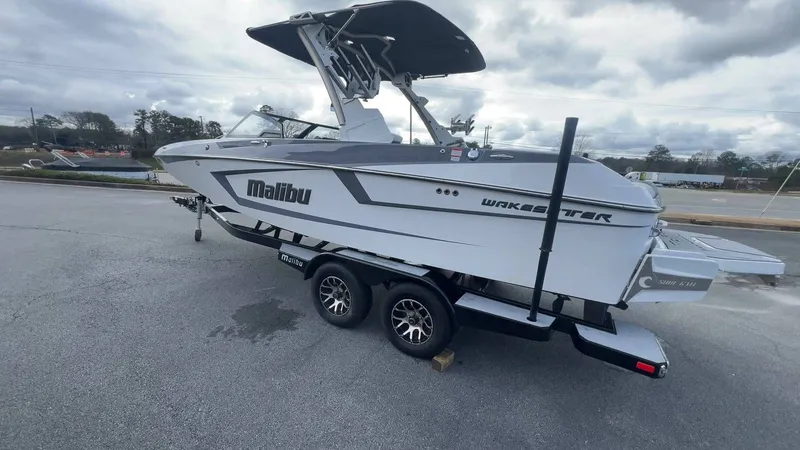 Slide: The Image of Malibu Wakesetter 23 MXZ 2021 - 65