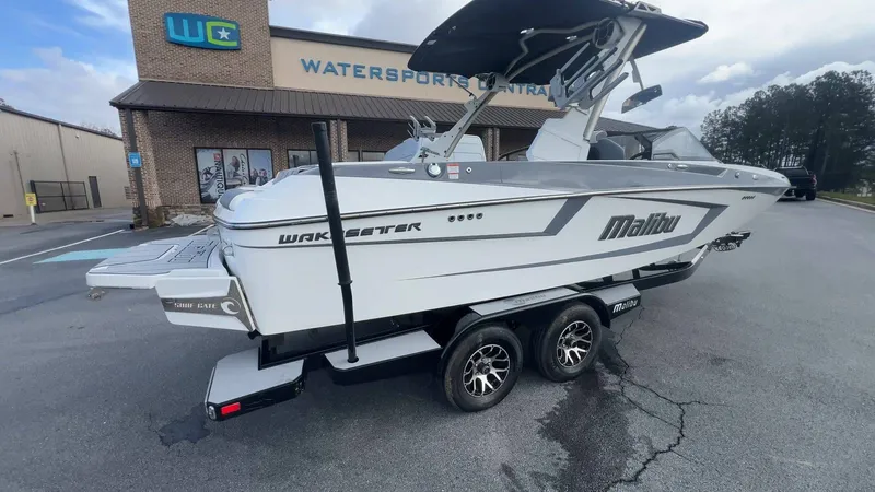 Slide: The Image of Malibu Wakesetter 23 MXZ 2021 - 71