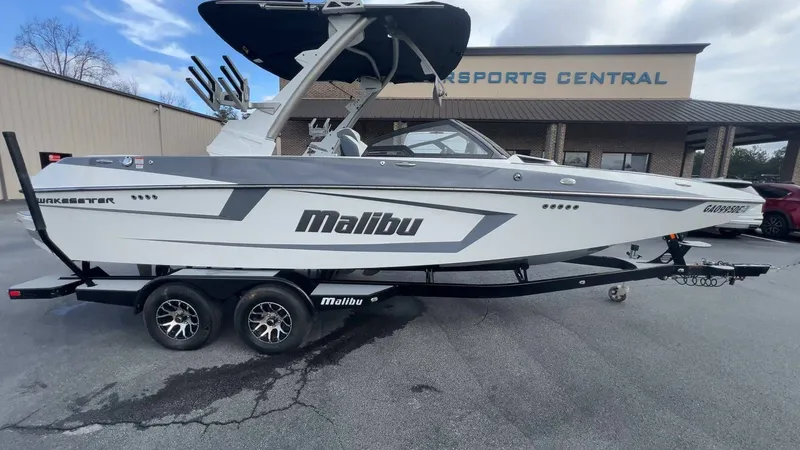 Slide: The Image of Malibu Wakesetter 23 MXZ 2021 - 78