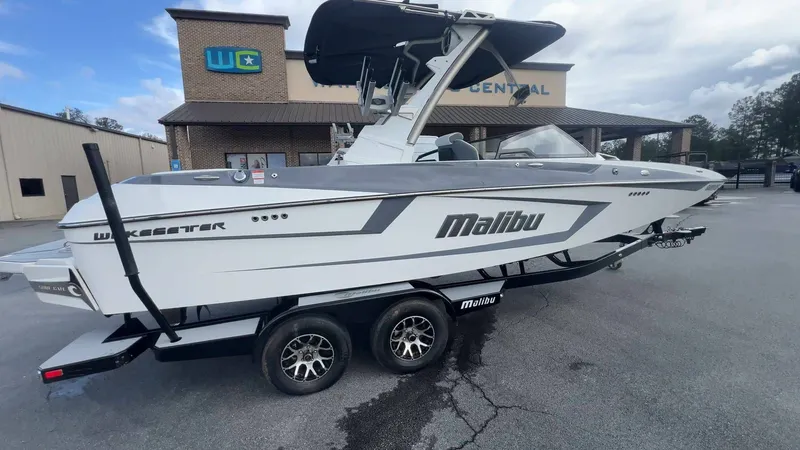 Slide: The Image of Malibu Wakesetter 23 MXZ 2021 - 79