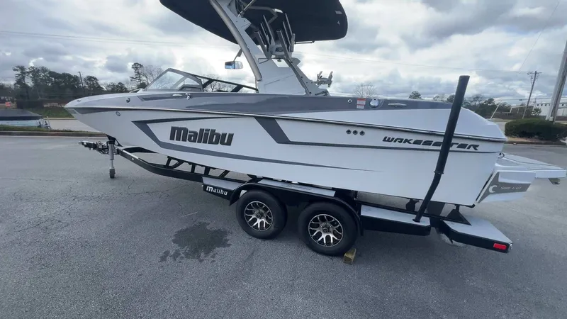 Slide: The Image of Malibu Wakesetter 23 MXZ 2021 - 82