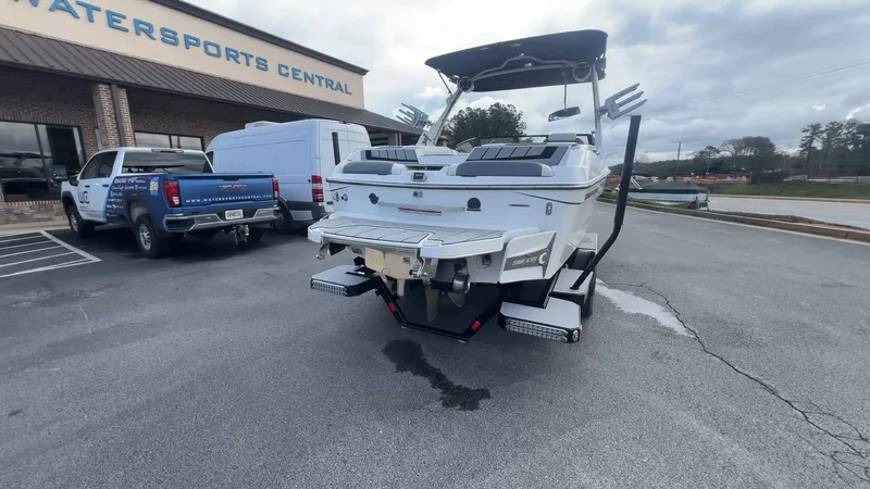 Slide: The Image of Malibu Wakesetter 23 MXZ 2021 - 84