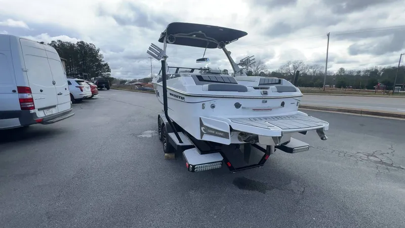Slide: The Image of Malibu Wakesetter 23 MXZ 2021 - 88