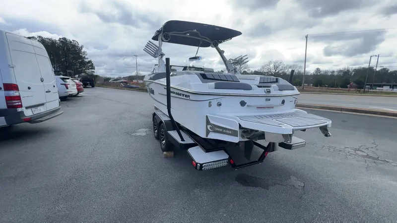 Slide: The Image of Malibu Wakesetter 23 MXZ 2021 - 95