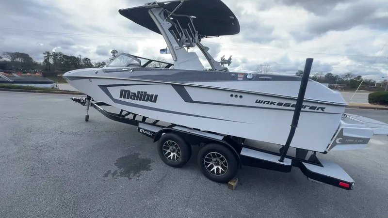 Slide: The Image of Malibu Wakesetter 23 MXZ 2021 - 98