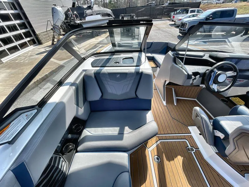 Slide: The Image of Nautique G23 2022 - 11