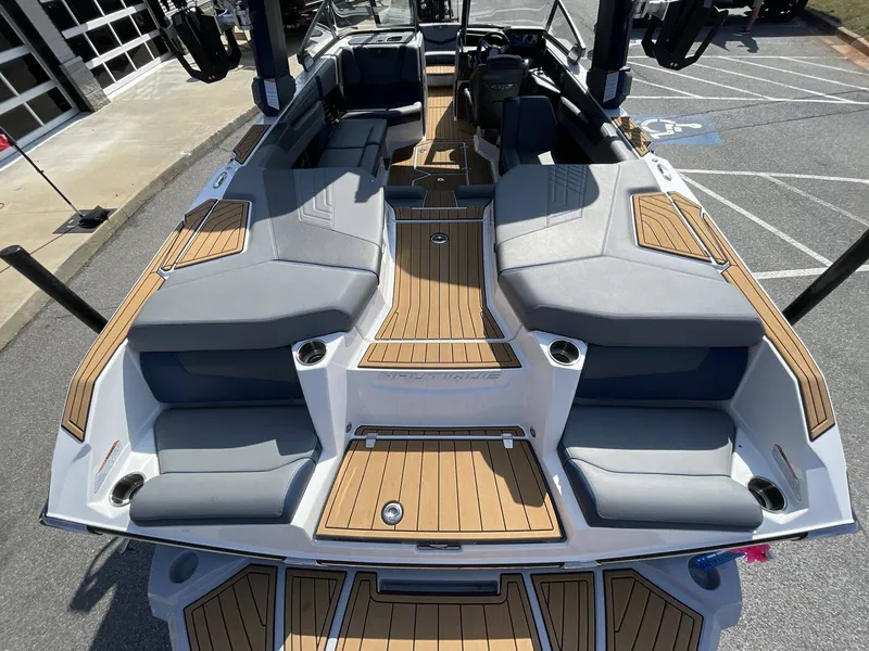 Slide: The Image of Nautique G23 2022 - 14