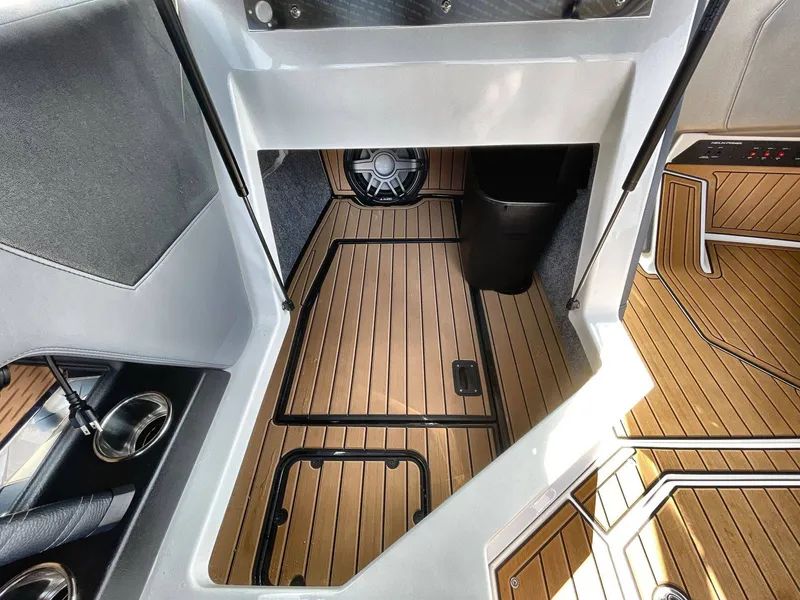 Slide: The Image of Nautique G23 2022 - 7