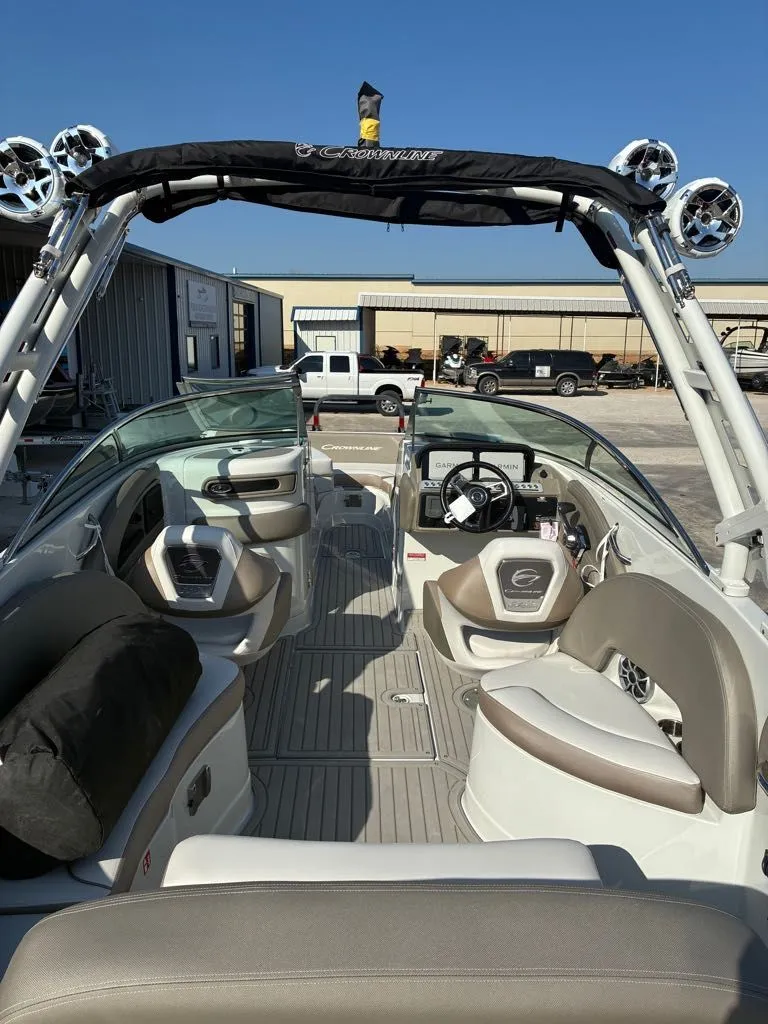 Slide: The Image of Crownline Boats Eclipse E255 2026 - 11