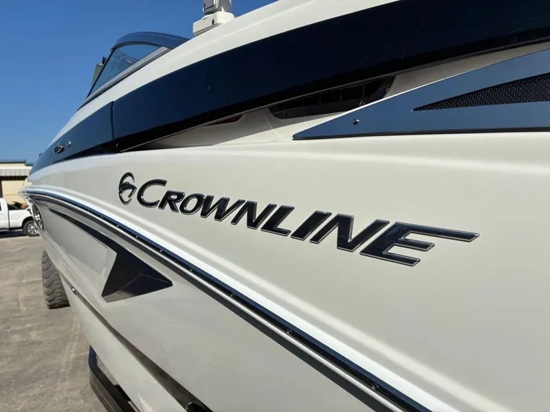Slide: The Image of Crownline Boats Eclipse E255 2026 - 7