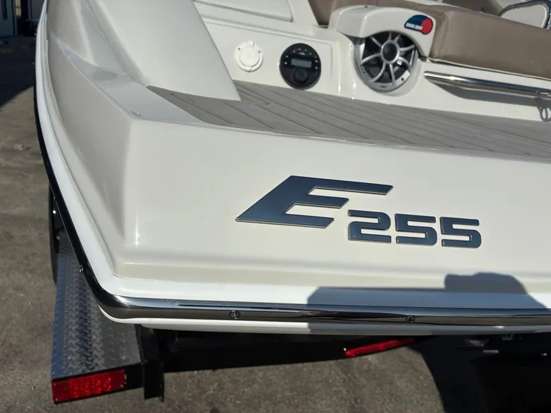 Slide: The Image of Crownline Boats Eclipse E255 2026 - 9