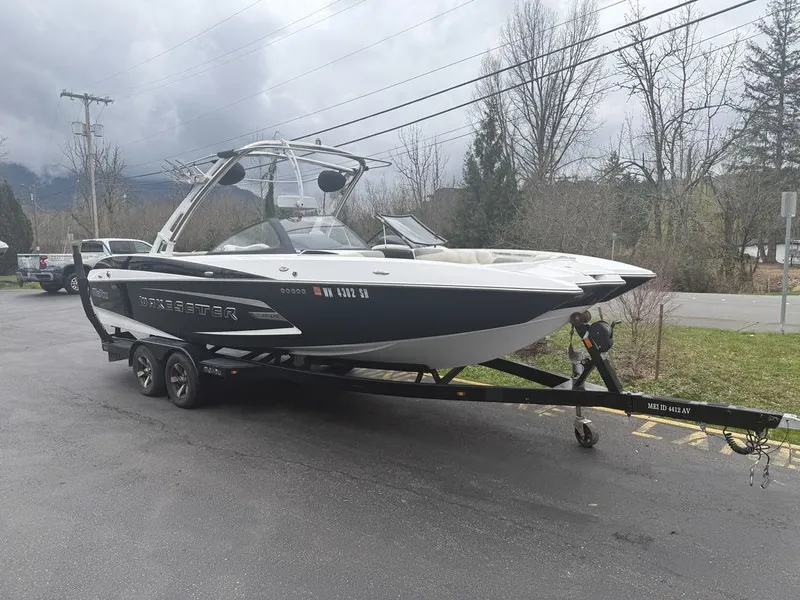 The Image of Malibu Wakesetter 24 MXZ 2014 - 1