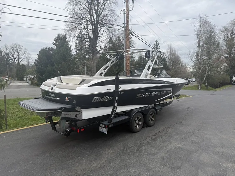 Slide: The Image of Malibu Wakesetter 24 MXZ 2014 - 3