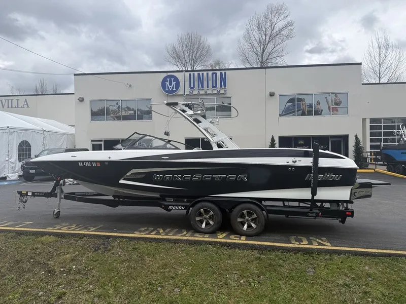 Slide: The Image of Malibu Wakesetter 24 MXZ 2014 - 5