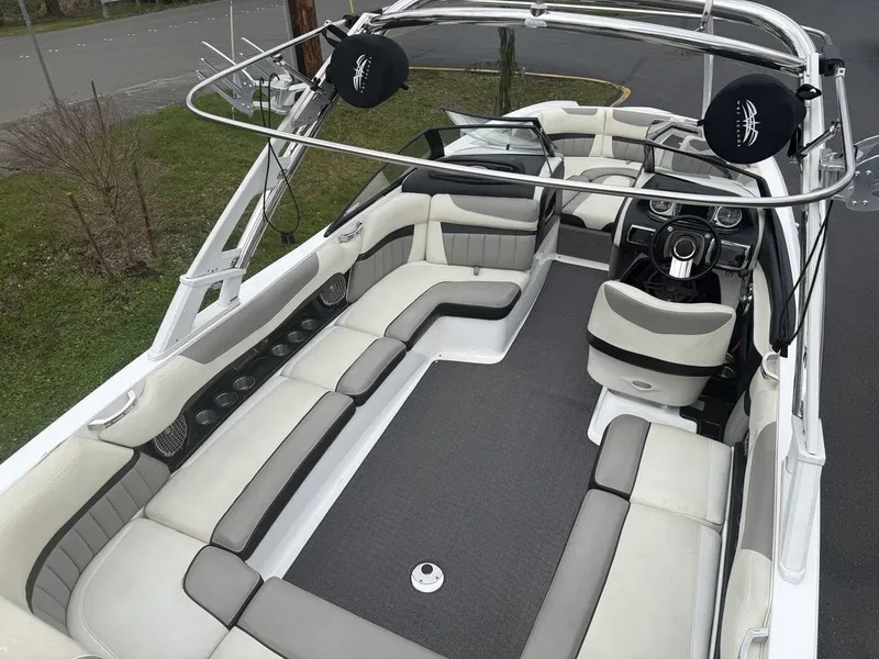 Slide: The Image of Malibu Wakesetter 24 MXZ 2014 - 8