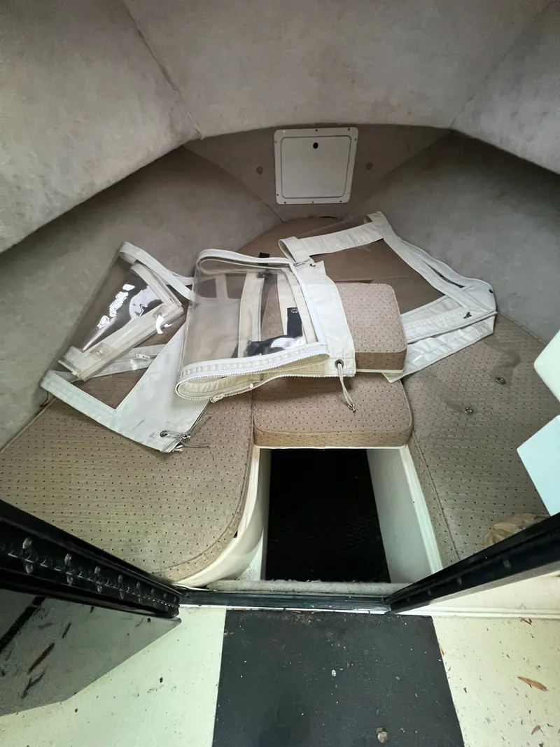 Slide: The Image of May-Craft 2300 Pilot 1997 - 11