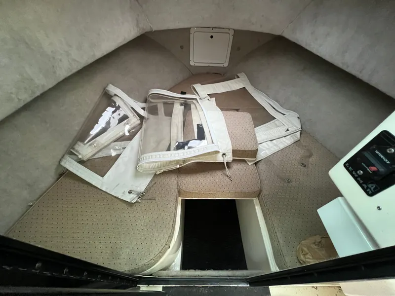 Slide: The Image of May-Craft 2300 Pilot 1997 - 19