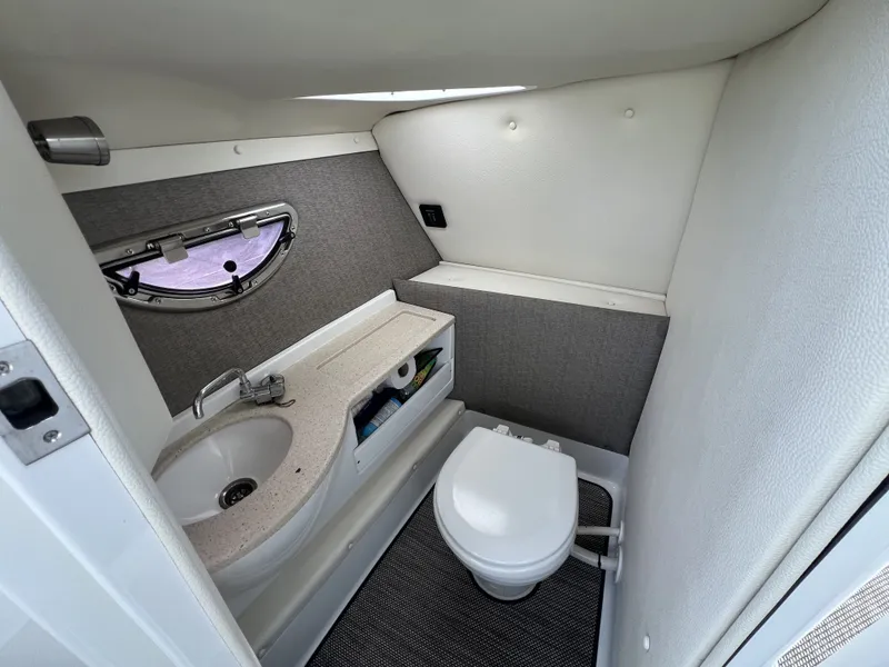 Slide: The Image of Cobalt R7WSS Surf 2017 - 11