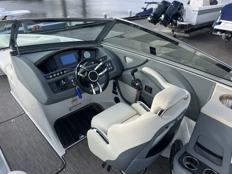 Slide: The Image of Cobalt R7WSS Surf 2017 - 12