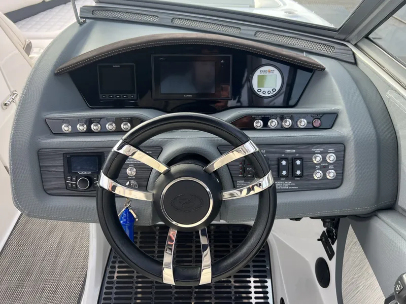 Slide: The Image of Cobalt R7WSS Surf 2017 - 13