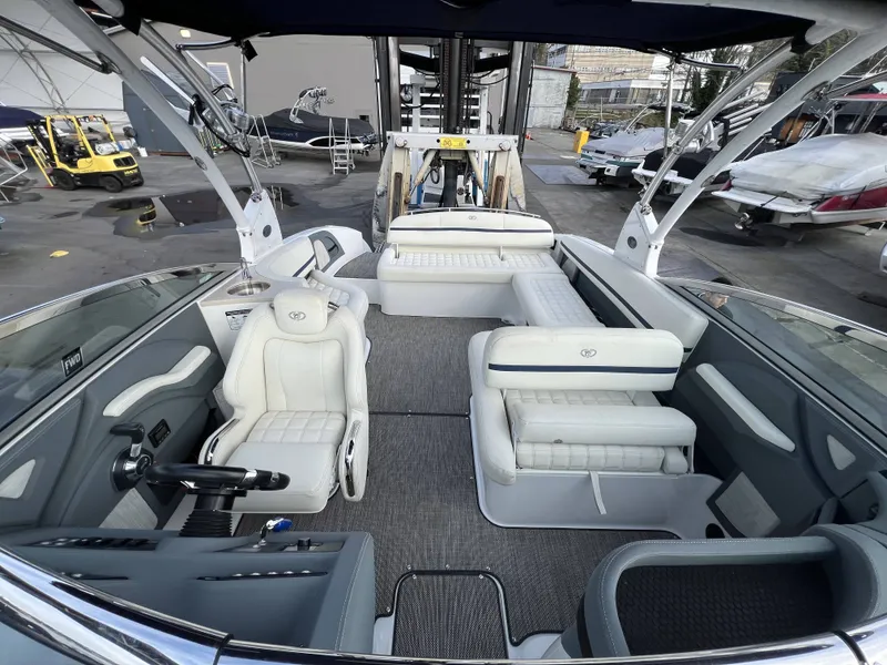 Slide: The Image of Cobalt R7WSS Surf 2017 - 14