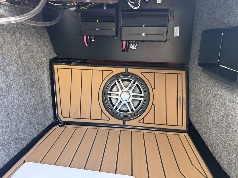 Slide: The Image of Nautique Super Air Nautique S23 2026 - 20