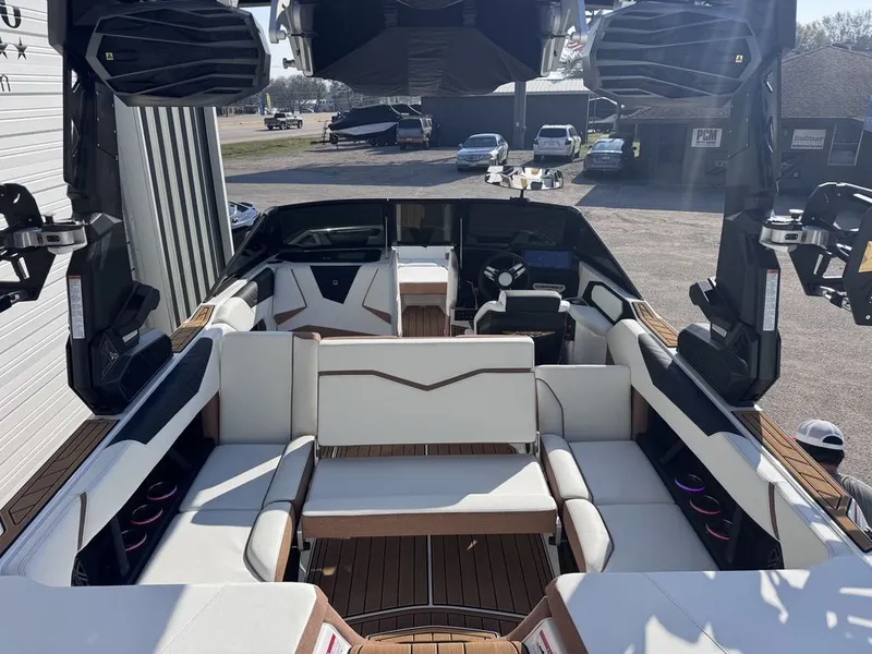 Slide: The Image of Nautique Super Air Nautique S23 2026 - 5