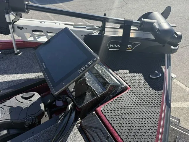 Slide: The Image of Phoenix Bass Boat 721 ZXL 2026 - 10