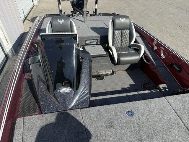 Slide: The Image of Phoenix Bass Boat 721 ZXL 2026 - 11