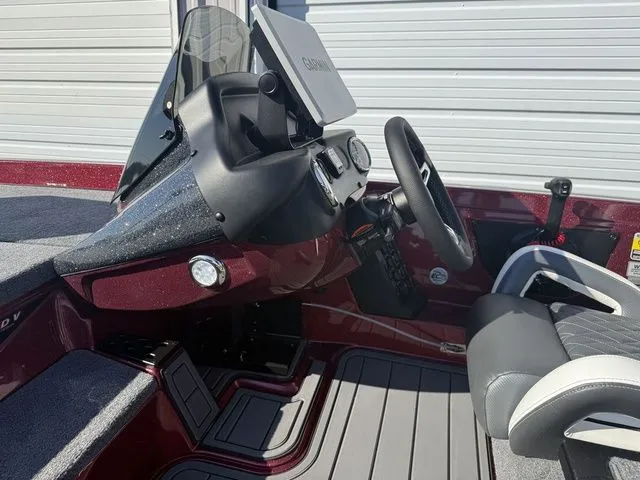 Slide: The Image of Phoenix Bass Boat 721 ZXL 2026 - 16