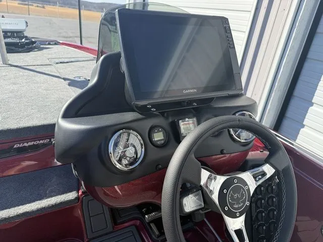 Slide: The Image of Phoenix Bass Boat 721 ZXL 2026 - 17