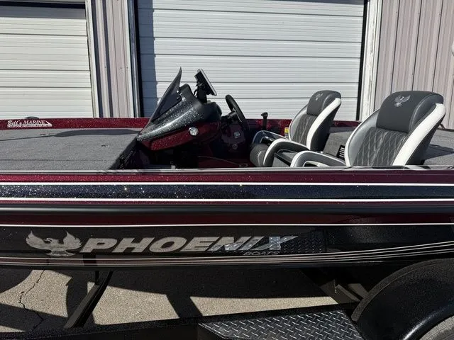 Slide: The Image of Phoenix Bass Boat 721 ZXL 2026 - 24