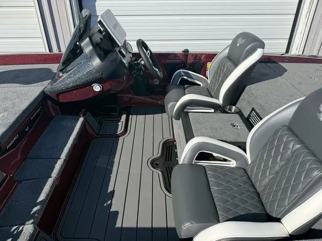 Slide: The Image of Phoenix Bass Boat 721 ZXL 2026 - 25