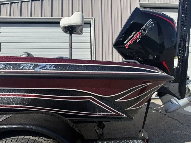 Slide: The Image of Phoenix Bass Boat 721 ZXL 2026 - 4